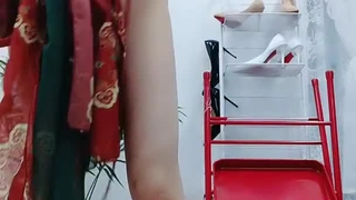 新东方直播带货成都：真实良家少妇狂插无套。