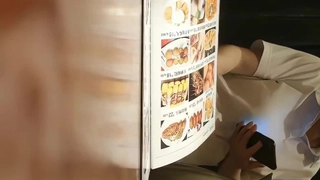 最新2018长腿美乳网红妹可爱小胖丁新作-制服黑丝马路诱惑户外露出 玉指插粉穴呻吟 原版私拍33P 高清720P版