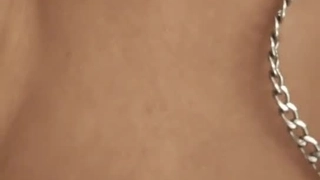继妹的秘密快感:看她自慰并给我口交