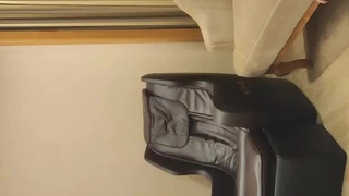 黑丝性感好身材猫女郎诱惑大秀，有露脸陪狼友互动撩骚，揉奶玩逼精彩特写，浪叫呻吟淫声荡语不断