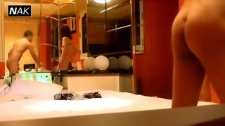 罗曼蒂克消亡史不要太爽！重磅调教蒙着妹妹眼睛堵住嘴巴将她完整的捆绑，然后肆意玩弄
